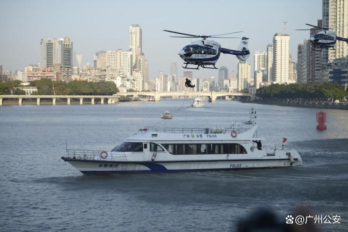 爱游戏下载-关于广州队训练开放日；赛前造点机会引欢呼；意大利杯在即；阵容厚度经受考验的信息