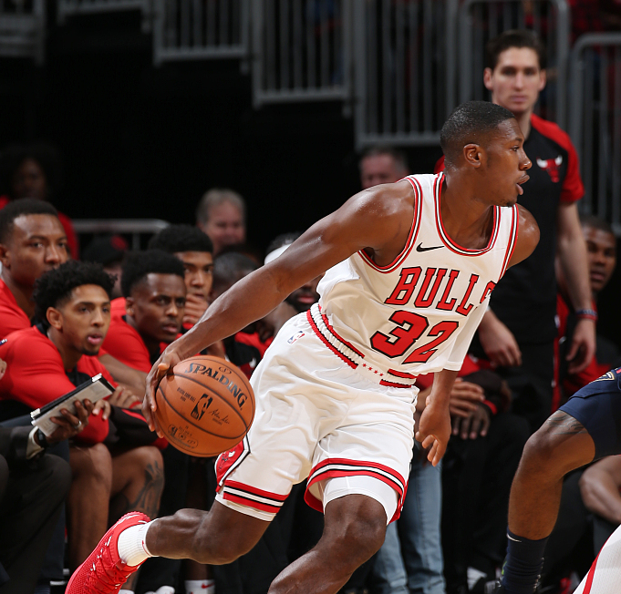 爱游戏下载-包含冲刺阶段欧篮联传出新动向，芝加哥公牛防线松动，管理层表态：悬念犹存，高层口径保持一致的词条